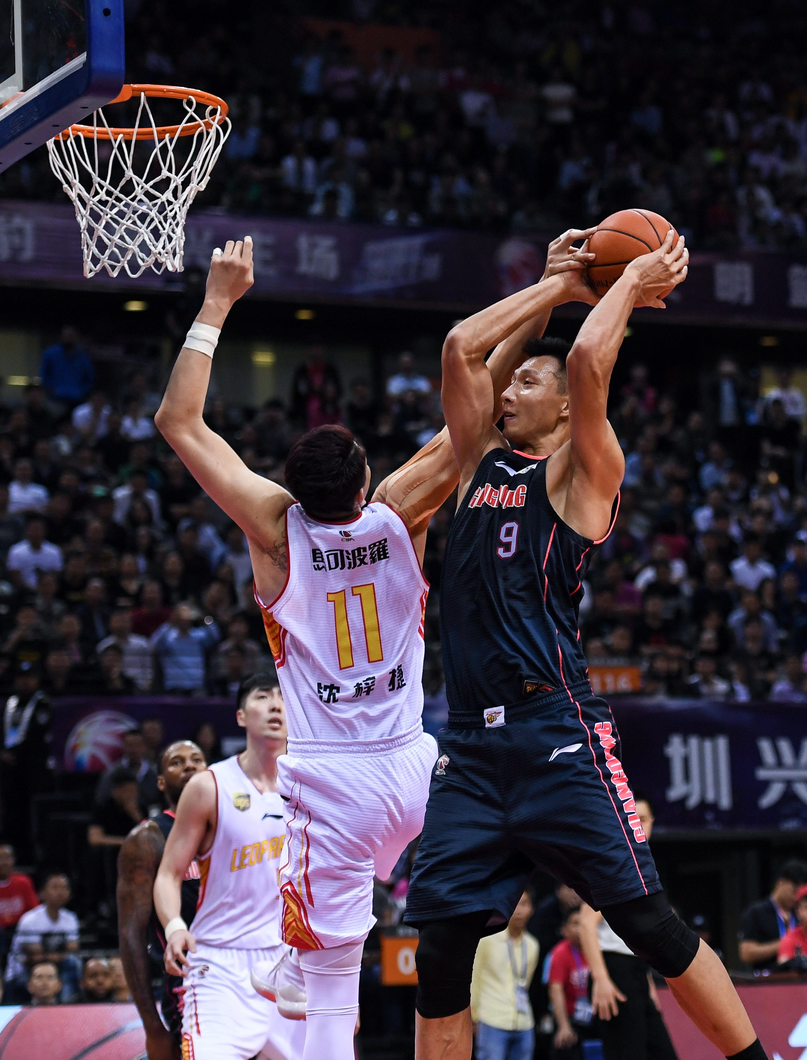 他并没有多 他并没有多